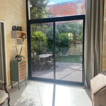 Holiday home Stseurin Croix Blanche Maison Familiale En Pierre